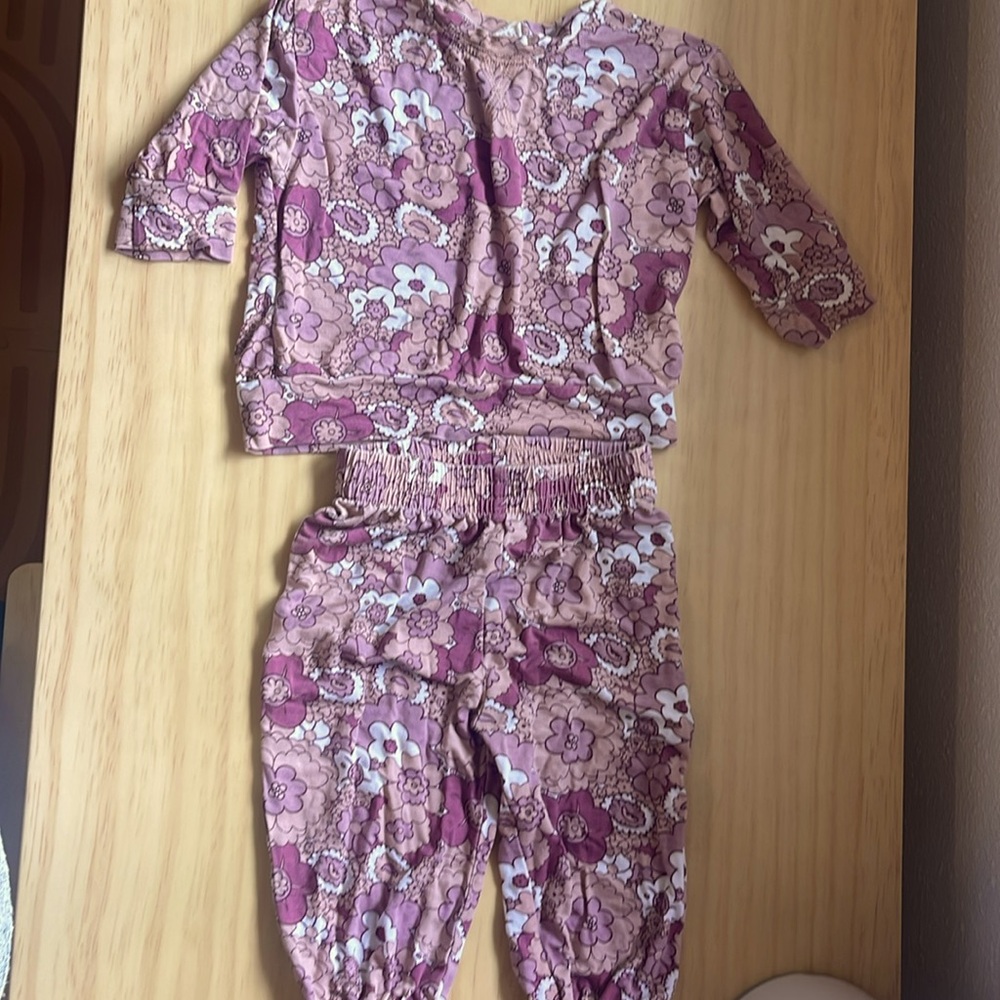 Kate Quinn mauve mod 60’s floral long sleeve jogger set bamboo size 3-6m